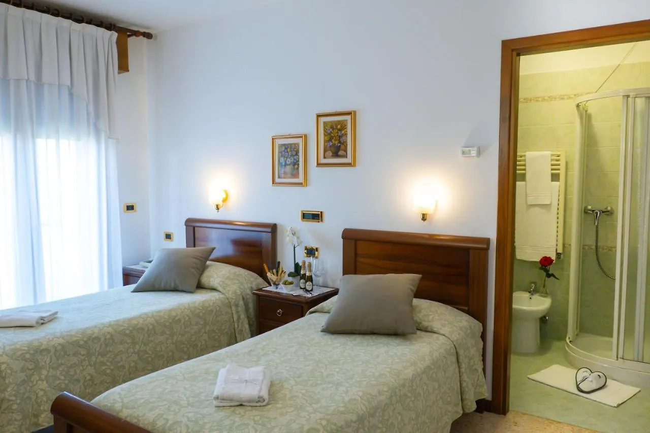 Hotel Da Gigi San Stino di Livenza 3*,  Italia